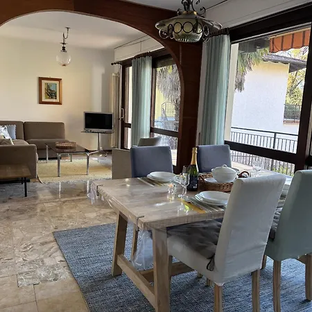Carmen Apartmán Luino