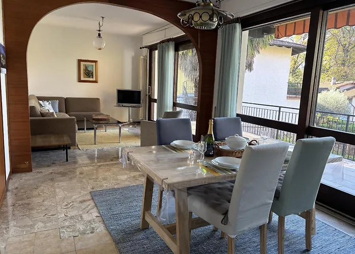 Carmen Apartament Luino