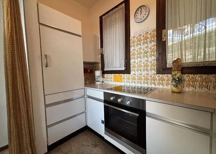 Carmen Apartament Luino